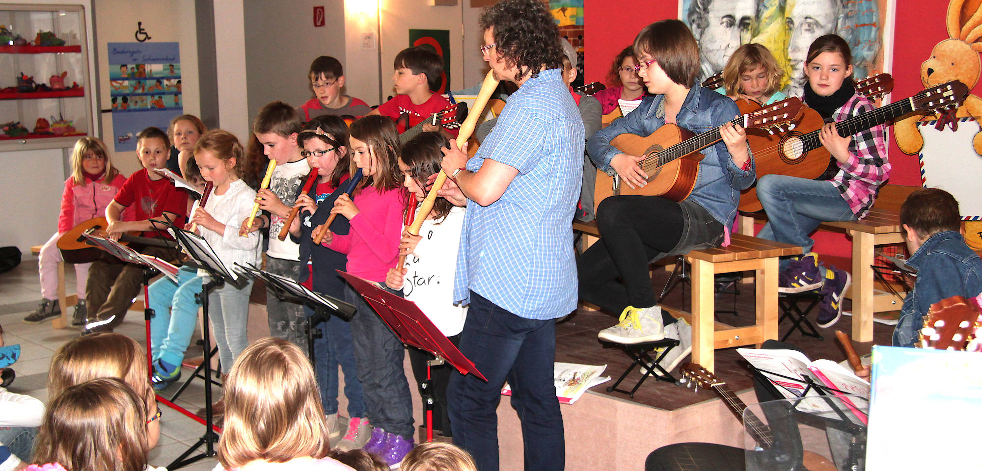 Musikschule Oberweser - Schulprojekte - Auftritt Musiksch&uuml;ler beim Schulfest