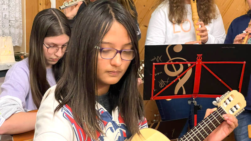 Musikschule Oberweser - Weihnachtskonzert und Weihnachtsmarkt 2023